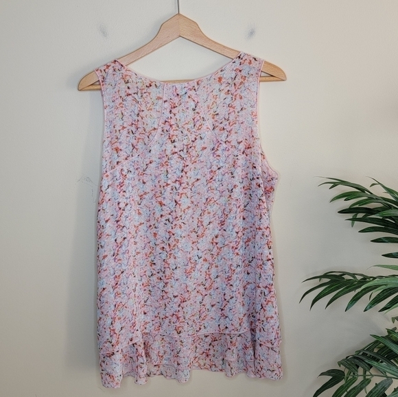 CAbi | #5032 Bella Floral Tiered Sleeveless Tank Blouse Size Medium - Picture 8 of 9